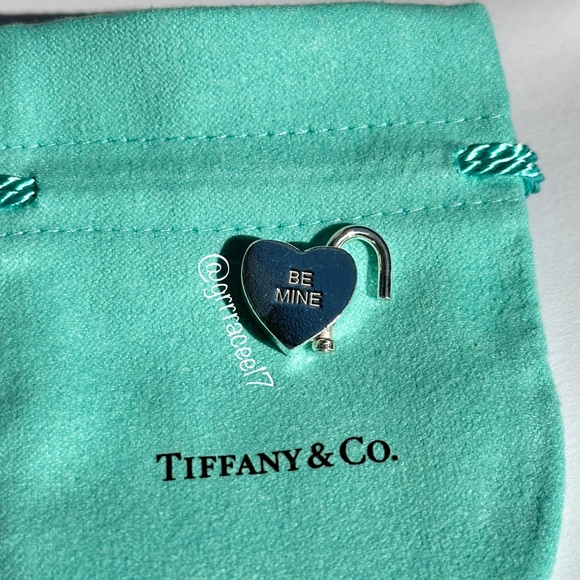 AUTH RARE vintage Tiffany & Co. “BE MINE” heart padlock charm/pendant💙 - Picture 11 of 16